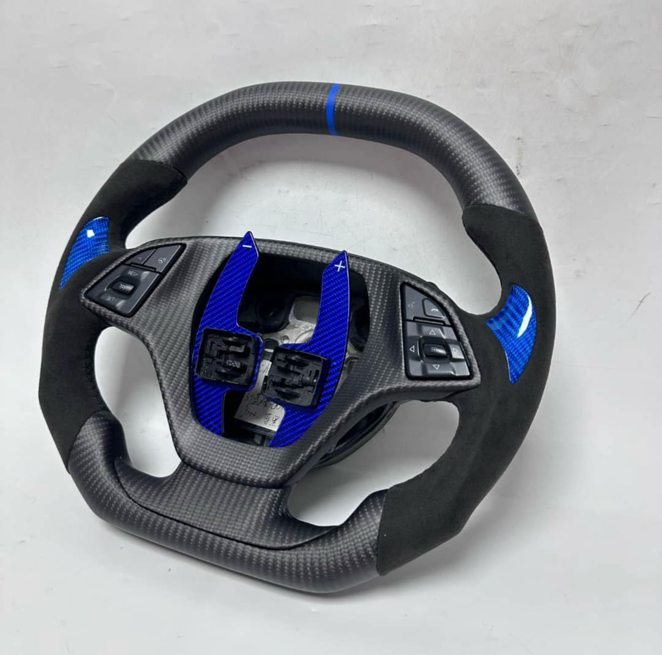 CFGuys Matte Carbon Fiber Steering Wheel – C7 Z Fitment | Alcantara & Color-Matched Accents